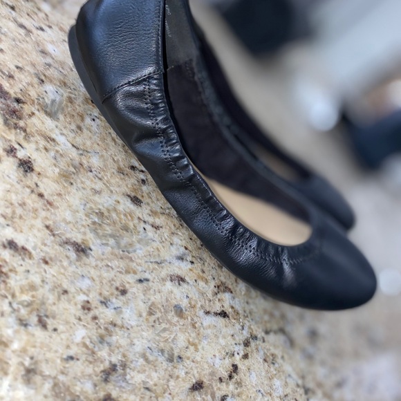 Flats - Picture 2 of 3